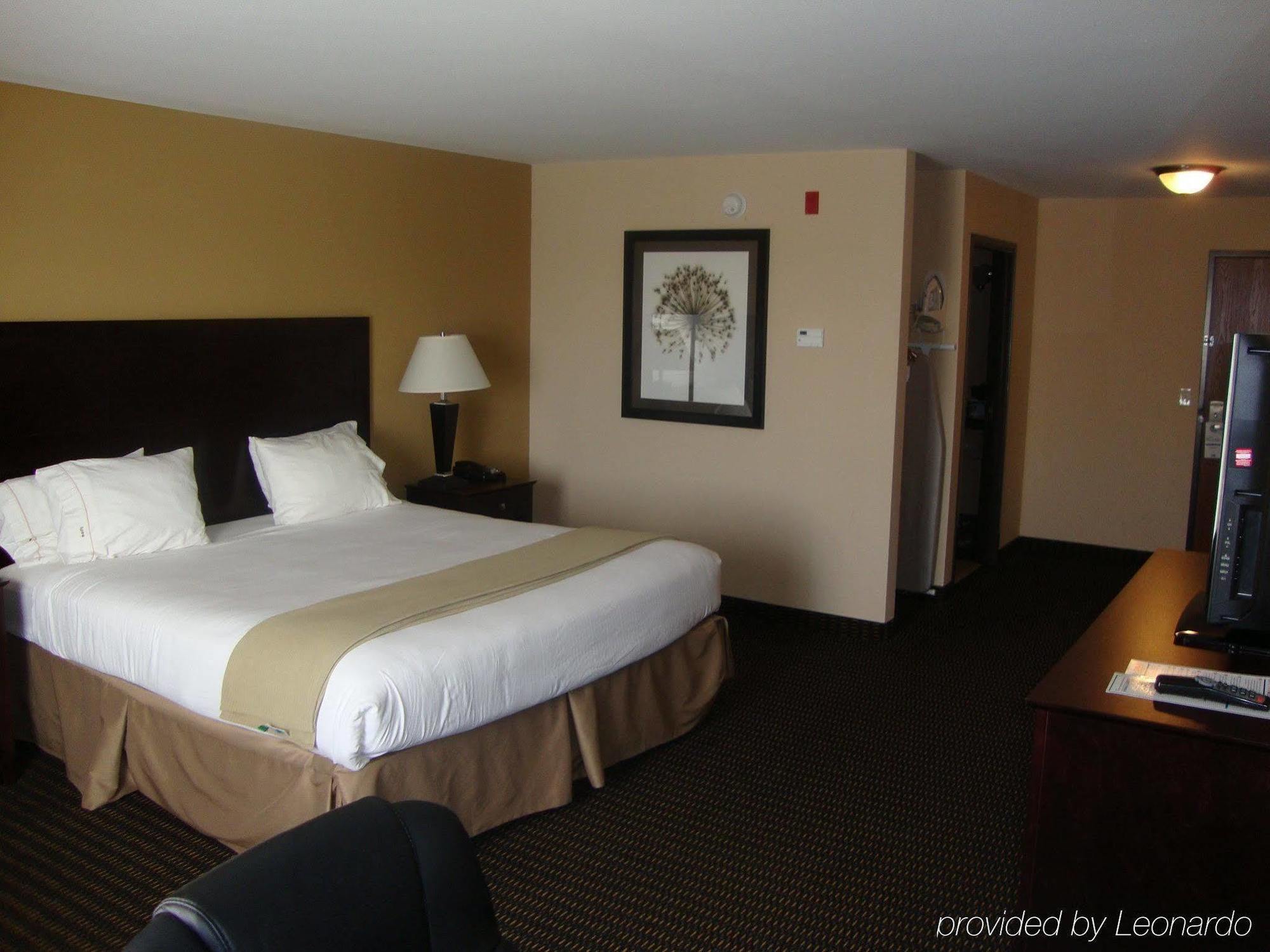 Holiday Inn Express & Suites Sidney By Ihg Esterno foto