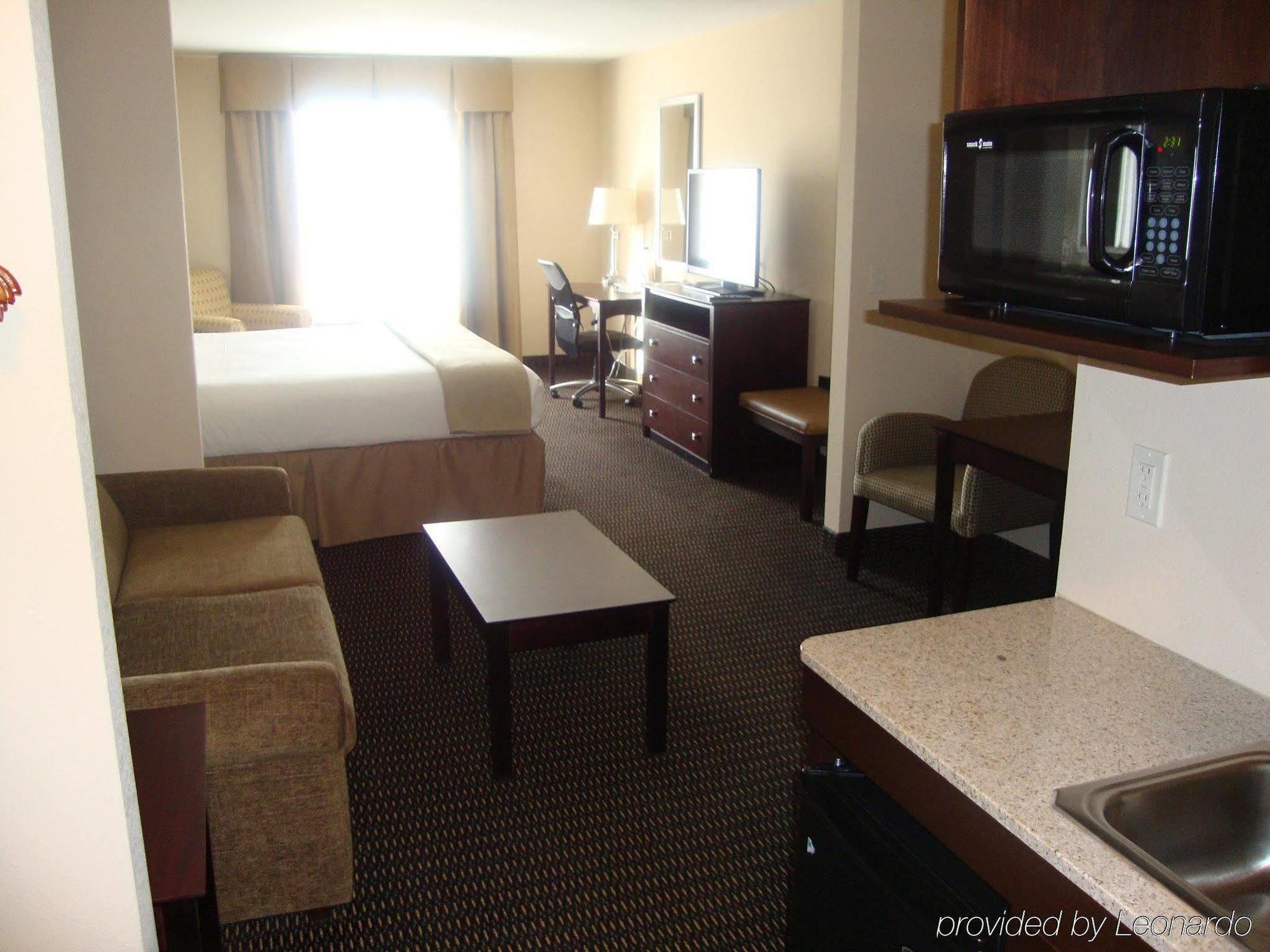 Holiday Inn Express & Suites Sidney By Ihg Esterno foto